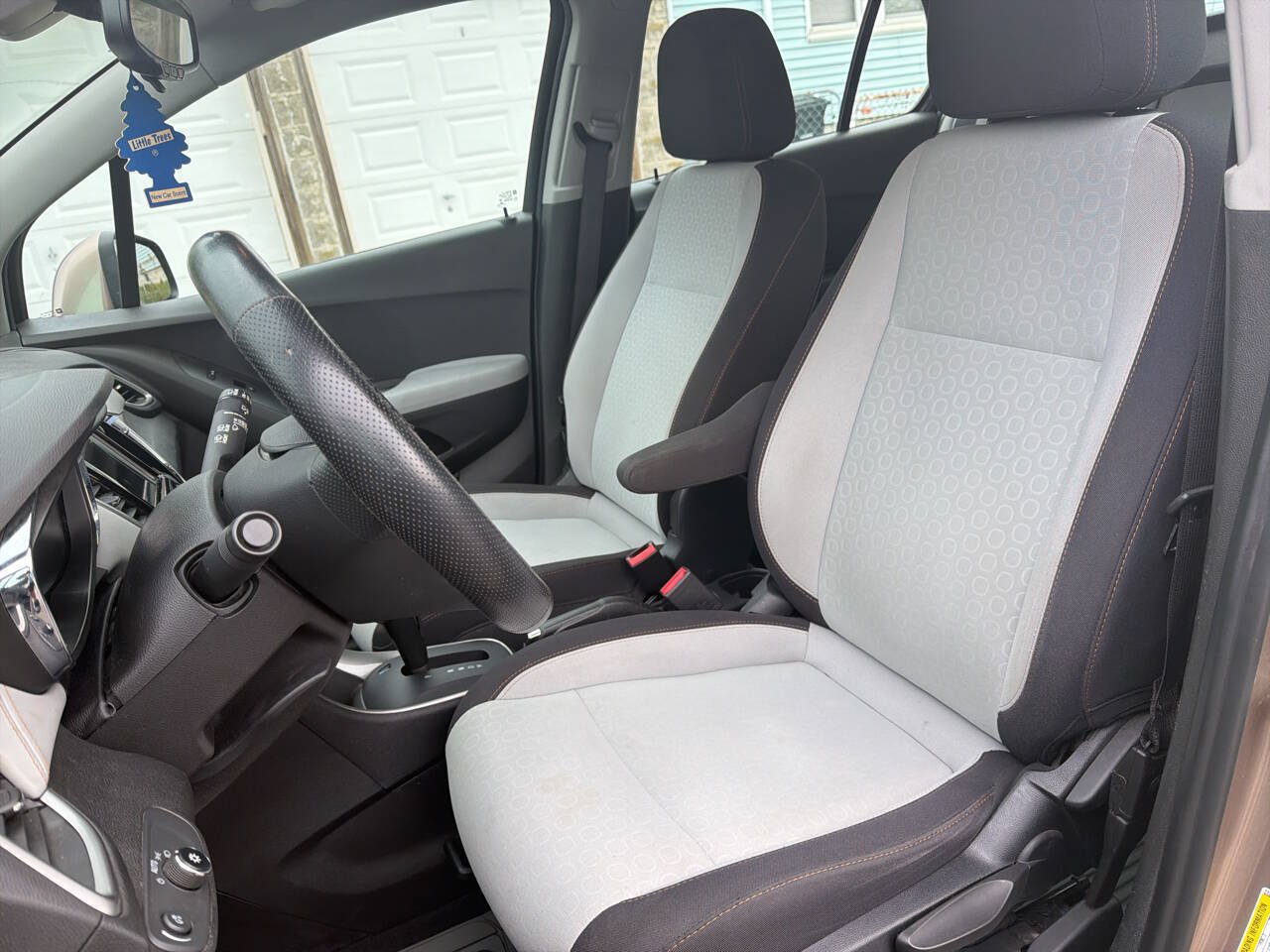 Used 2018 Chevrolet Trax LS AWD/4WD image 14