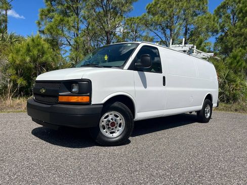 Used 2013 Chevrolet Express 3500 Extended RWD image 1