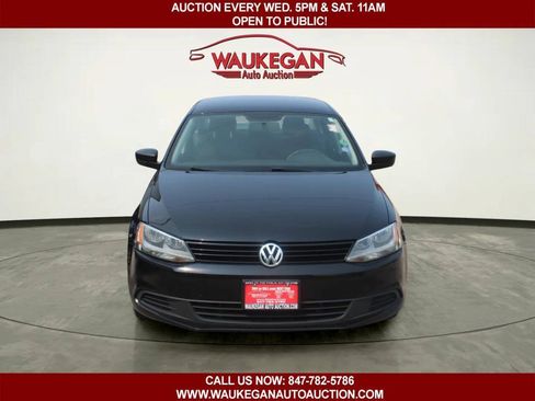 Used 2013 Volkswagen Jetta S FWD image 2