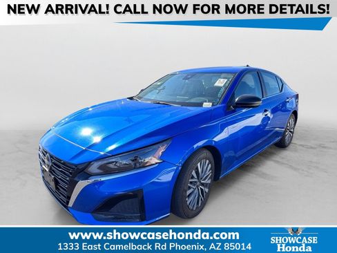 Used 2025 Nissan Altima 2.5 SV FWD image 1
