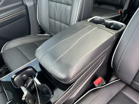 Used 2025 Buick Enclave Avenir w/ Super Cruise Package FWD image 22