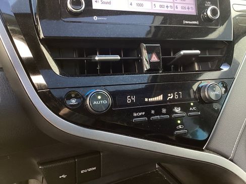 Used 2023 Toyota Camry SE w/ Cold Weather Package image 16