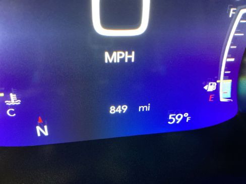 Used 2026 Chrysler Pacifica Select image 28