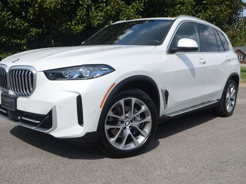 Used 2025 BMW X5 xDrive40i w/ Climate Comfort Package image 8
