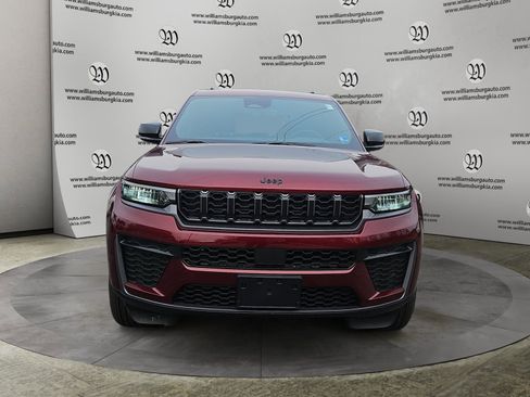 New 2026 Jeep Grand Cherokee Altitude image 8