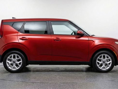 Used 2025 Kia Soul LX w/ LX Technology Package image 11