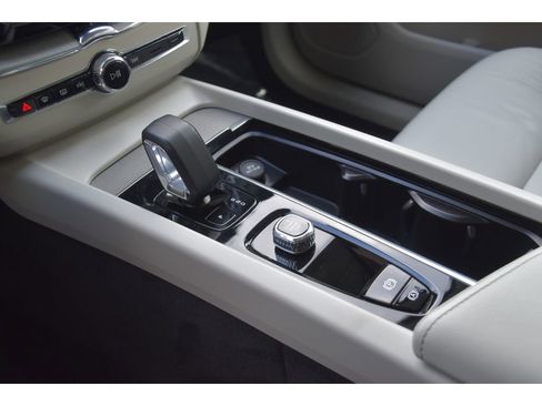 Certified 2023 Volvo XC60 B5 Plus w/ Protection Package Premier image 37