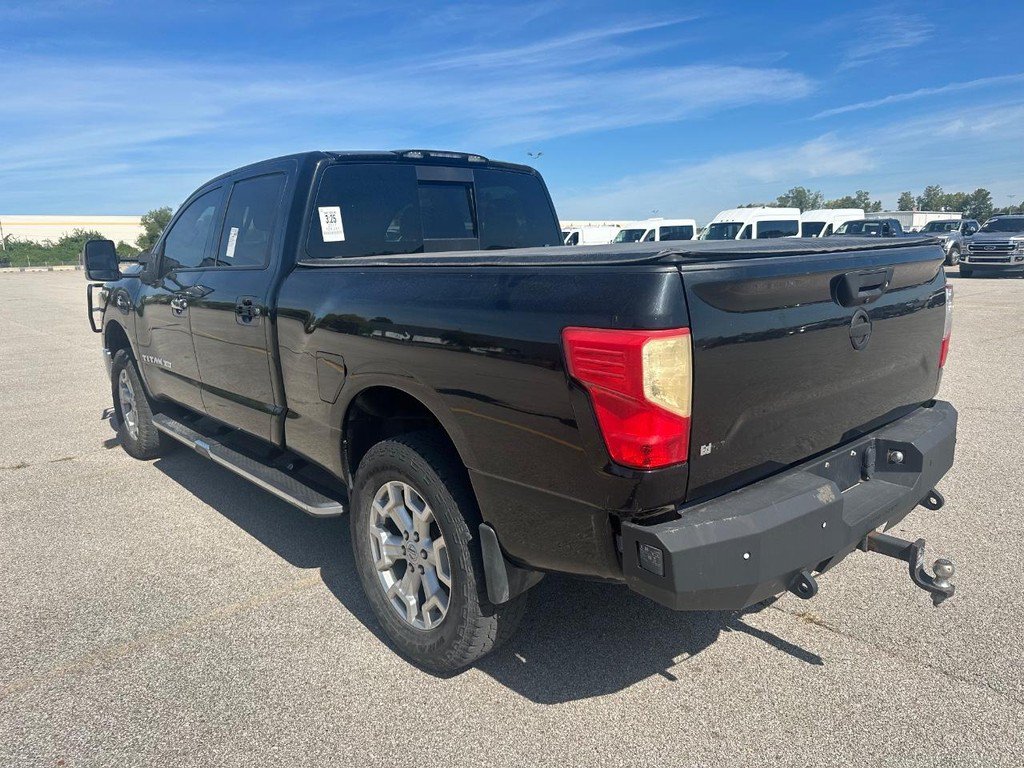Used 2017 Nissan Titan SV AWD/4WD image 5