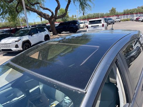 Used 2014 Toyota Prius V Five FWD image 6