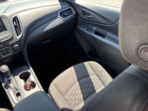 Used 2019 Chevrolet Equinox LT FWD image 16
