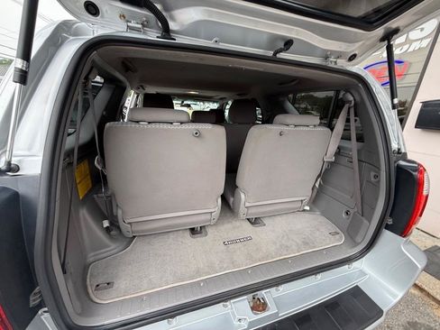 Used 2006 Toyota 4Runner SR5 AWD/4WD image 17