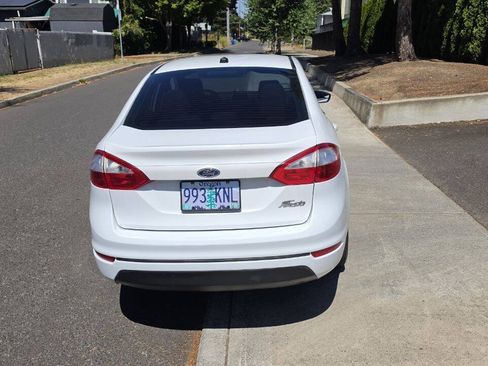 Used 2015 Ford Fiesta S FWD image 7