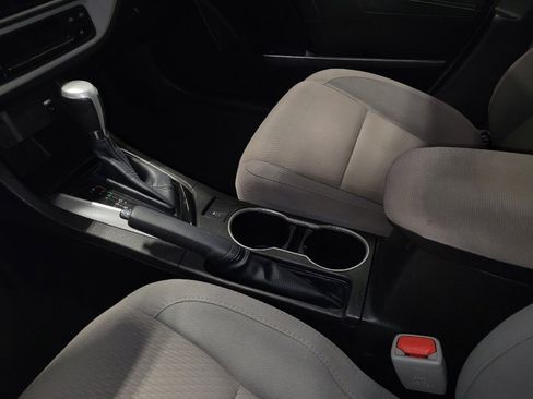 Used 2019 Toyota Corolla LE image 26