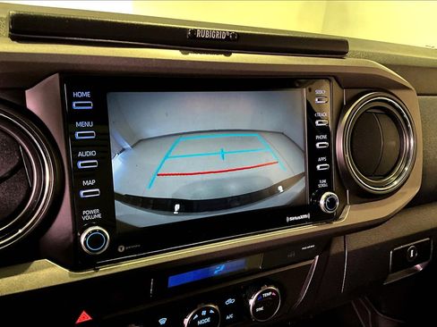 Used 2022 Toyota Tacoma TRD Off-Road w/ Technology Package image 15