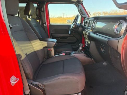 Used 2020 Jeep Wrangler Unlimited Sahara AWD/4WD image 8