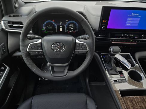 Certified 2026 Toyota Sienna Limited AWD/4WD image 13