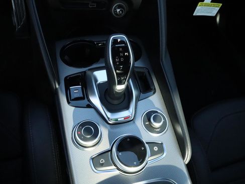 New 2025 Alfa Romeo Giulia w/ Veloce Package Rwd image 11
