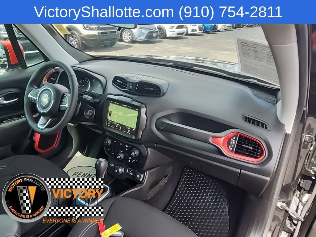Certified 2023 Jeep Renegade Latitude AWD/4WD image 33