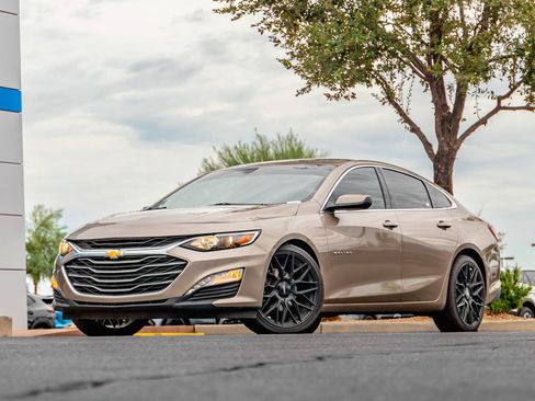 Used 2022 Chevrolet Malibu LT FWD image 1