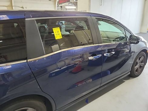 Used 2022 Honda Odyssey EX image 4