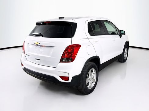 Used 2022 Chevrolet Trax LS w/ Tint and Cruise Package image 30