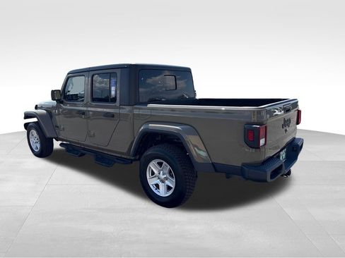 Used 2020 Jeep Gladiator Sport w/ Quick Order Package 24S AWD/4WD image 3