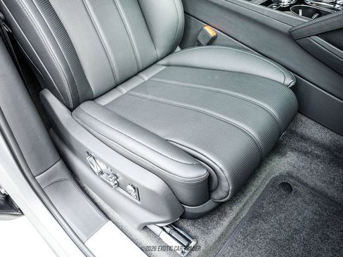 Used 2024 Bentley Bentayga Extended Wheelbase AWD/4WD image 49
