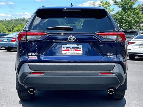 Used 2025 Toyota RAV4 XLE Premium w/ Weather Package AWD/4WD image 4