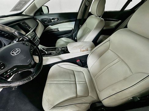 Used 2015 Kia K900 Luxury w/ VIP Package (Discontinued) RWD image 11