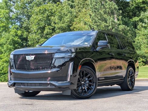 Used 2024 Cadillac Escalade Sport Platinum w/ LPO, ONYX Package AWD/4WD image 4