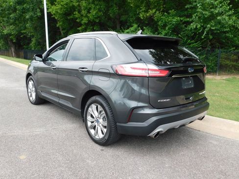 Used 2019 Ford Edge Titanium AWD/4WD image 3