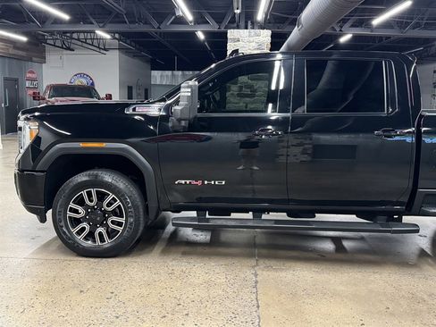 Used 2020 GMC Sierra 3500 AT4 w/ AT4 Premium Package AWD/4WD image 5