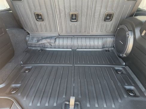 Used 2021 Jeep Wrangler Unlimited Sahara image 32