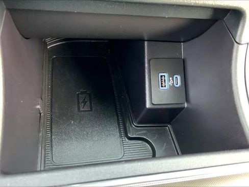 Certified 2023 Ford Edge Titanium AWD/4WD image 31