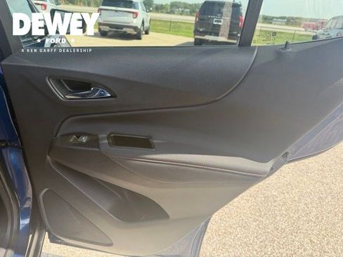 Used 2023 Chevrolet Equinox RS AWD/4WD image 30