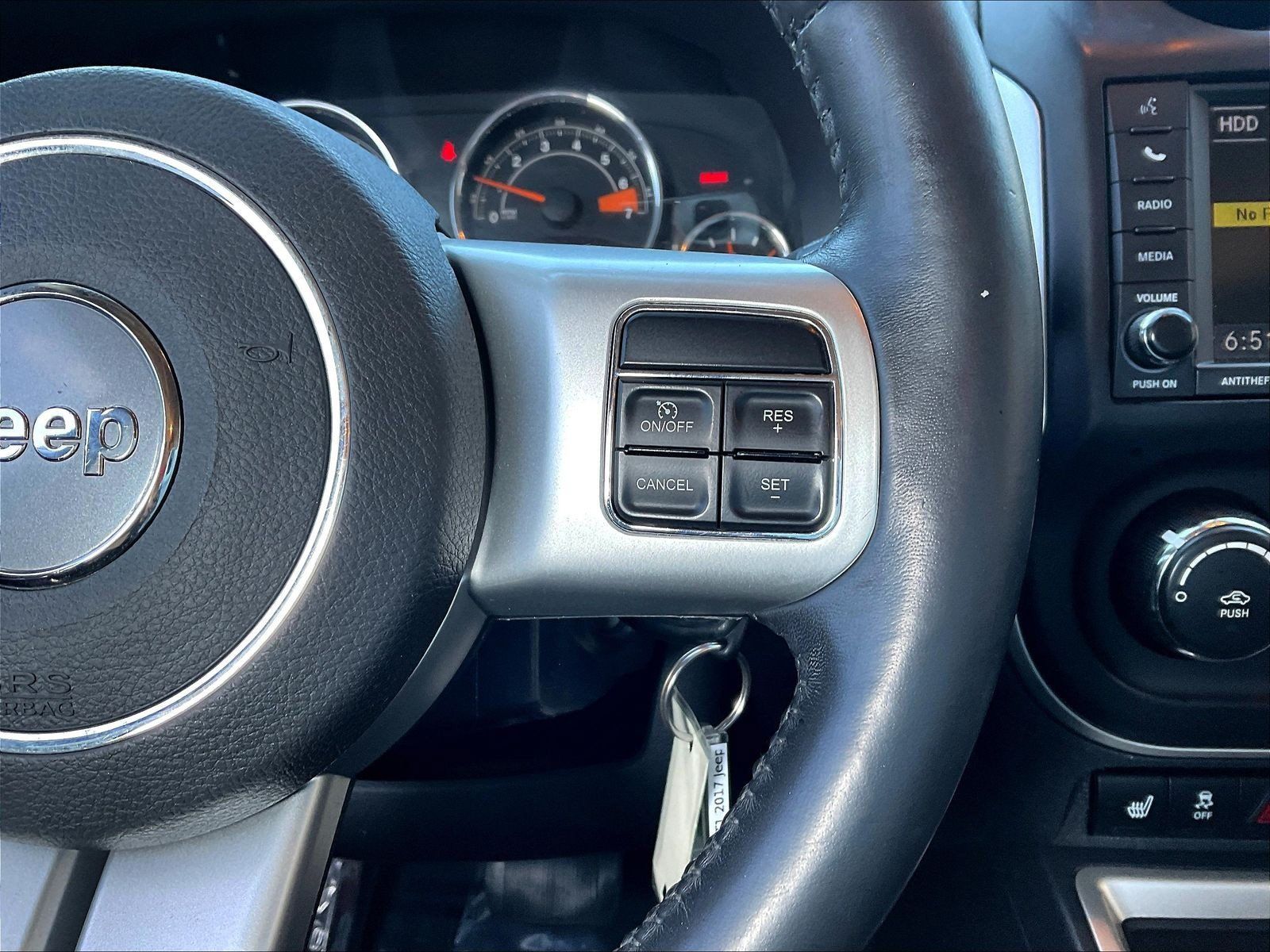 Used 2017 Jeep Compass Latitude AWD/4WD image 12
