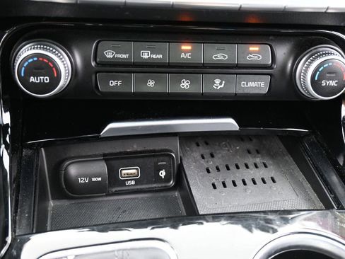 Used 2022 Kia Stinger GT-Line w/ Sun & Sound Package image 26