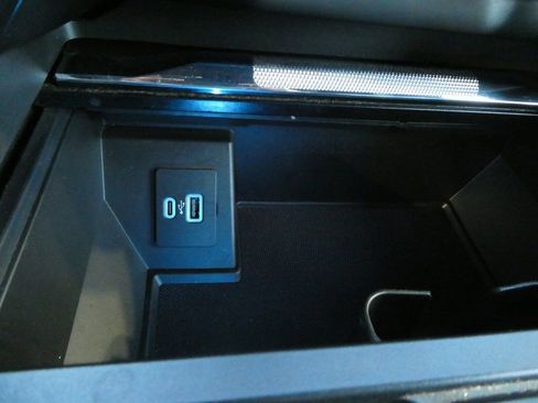 Used 2021 Ford F150 Lariat w/ Equipment Group 502A High AWD/4WD image 19