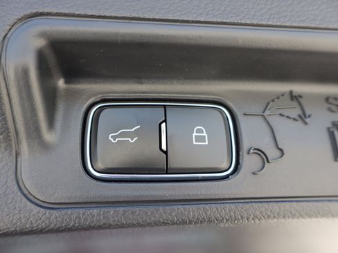 Used 2025 Ford Explorer ST image 34