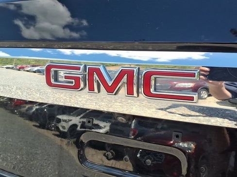 Used 2024 GMC Yukon SLT AWD/4WD image 41