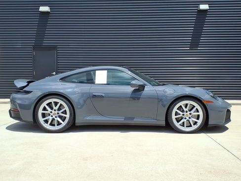 Certified 2025 Porsche 911 Carrera GTS RWD image 7