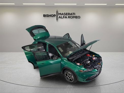 New 2025 Alfa Romeo Tonale w/ Premium Package image 21