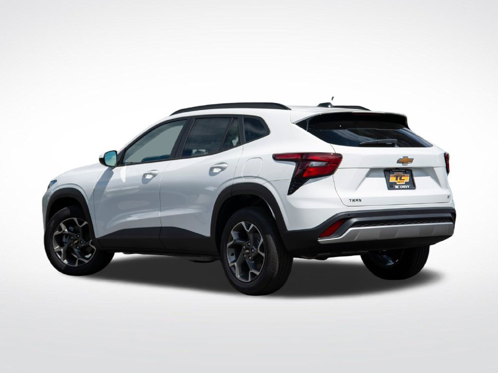 New 2026 Chevrolet Trax LT w/ Sunroof Package FWD image 7