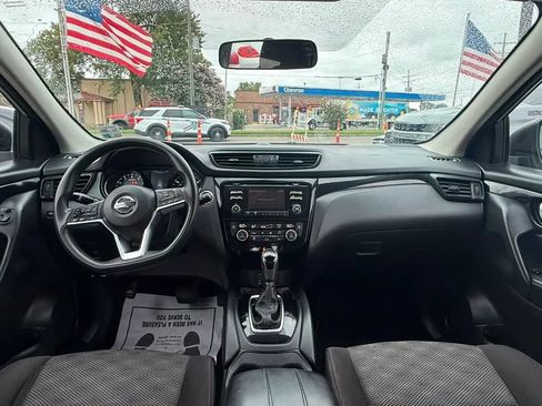 Used 2017 Nissan Rogue Sport SV FWD image 12