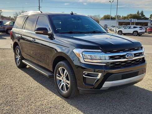Used 2024 Ford Expedition Limited image 4