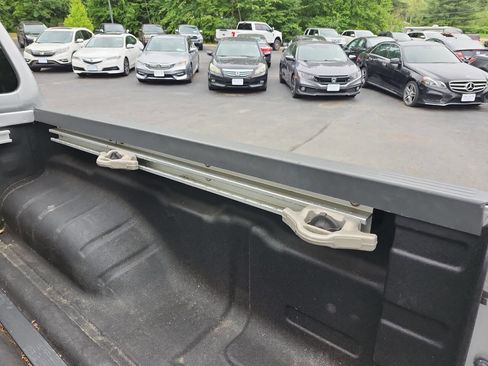 Used 2012 Nissan Frontier SV w/ SV Premium Utility Pkg image 8