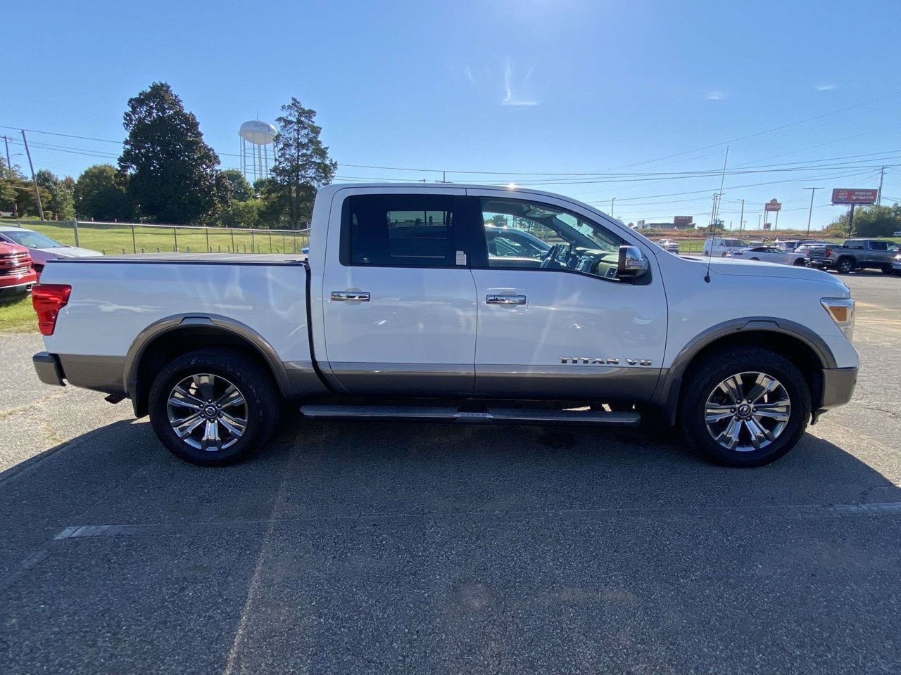 Used 2018 Nissan Titan Platinum Reserve w/ Platinum Utility Package AWD/4WD image 4