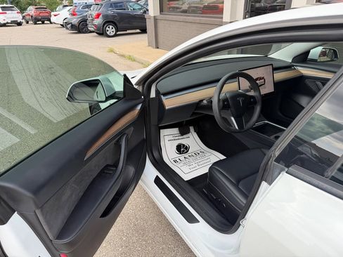 Used 2023 Tesla Model 3 Standard Range RWD image 8