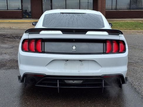 Used 2020 Ford Mustang Premium image 4