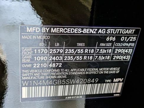 Certified 2025 Mercedes-Benz GLB 250 image 27